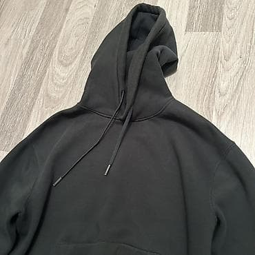 Pull&Bear Qara kapüşonlu hoodi - Rəng: tam qara — 3