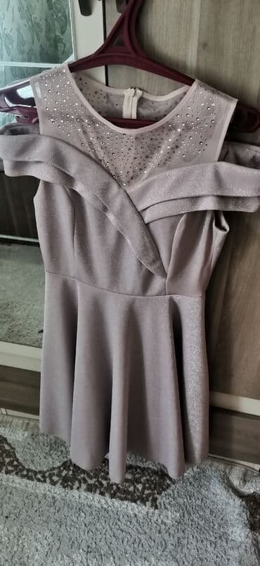 Əla vəziyyətdə. 42 razmer heç bir problemi yoxdur lalafo.az -da Əla vəziyyətdə. 42 razmer heç bir problemi yoxdur