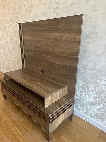 bosqab altligi: Düz TV altlığı, Polkalı, Laminat — 1