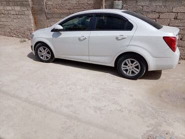 4 goz maşını: Chevrolet Aveo: 1.4 l | 2015 il 140000 km Sedan — 2