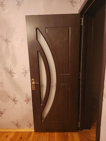 plintusların qiyməti: Qapi 3eded 200/80sm 50azn biri Ünvan bileceri yeni yasayis massivi — 1