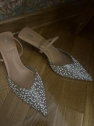 ayaggabı: ZARA qadın ayaqqabısı –160 azn alinib 55 azn satilir.1 dəfə — 3