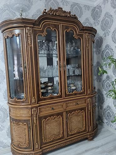 qedimi bufet: Klassik üslublu vitrin-bufet - Material: Təbii ağac və keyfiyyətli — 1