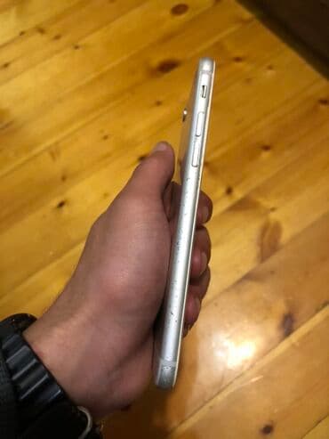 ipad 6 nesil: IPhone 6, Gümüşü, Barmaq izi — 5