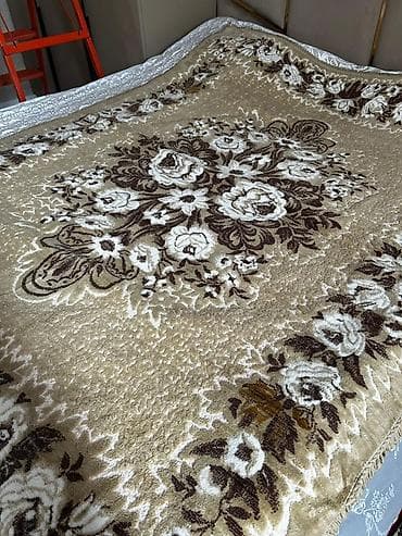 Fiqurlar: Yataq üçün Xovlu rəng - Bej Yataq örtüyü — 1