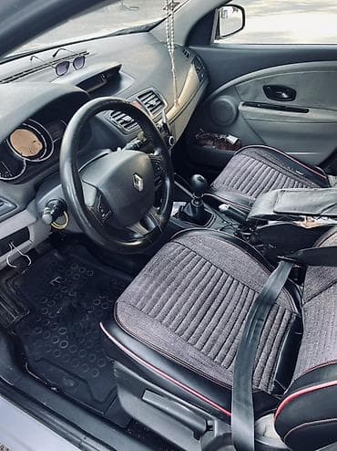 Renault: Renault Megane Estate (universaI) – gümüşü rəng Texniki və daxili — 9