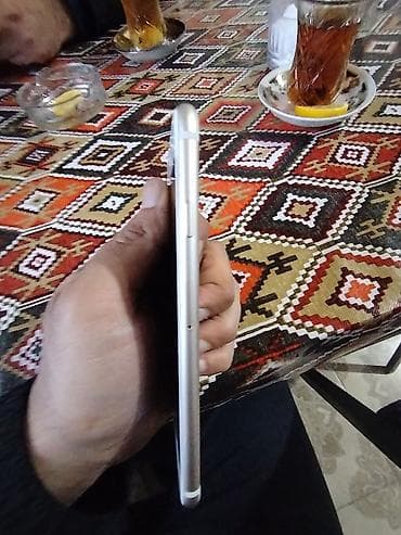 iphone 12 ekran: IPhone 6s, Qızılı, Barmaq izi — 4