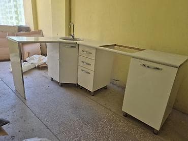 metbext divanlari: Mətbəx mebel dəsti – ağ rəngdə, kompakt düzülüş. Tərkibi: - Aşağı — 4