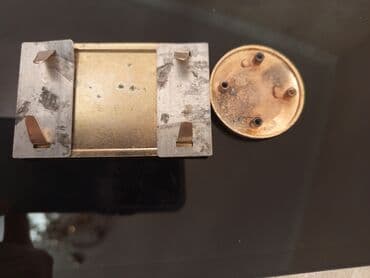 qizil qolbagilar: Oriflame brendinə məxsus yığcam guzgu kimi parlaq loqo, sumkaya — 8