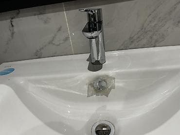 hamam dolapları: Bu moydadırı tikinti şirkəti evin üstündə verib. Paltaryuyana yerimiz — 7