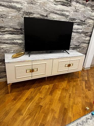 Düz TV altlığı, Polkalı lalafo.az -da Düz TV altlığı, Polkalı