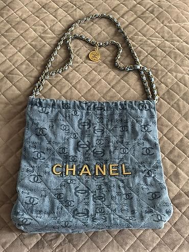 CHANEL denim çiyin çantası - Material: Açıq mavi denim (cəmi səthdə lalafo.az -da CHANEL denim çiyin çantası - Material: Açıq mavi denim (cəmi səthdə