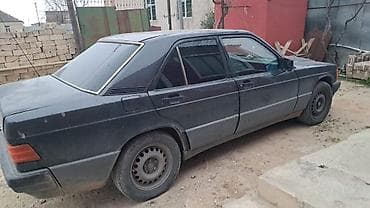 mersedes 213: Mercedes-Benz 190 (W201): 2 l | 1992 il Sedan — 3