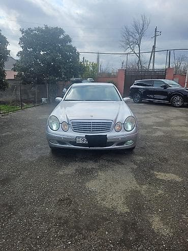 Mercedes-Benz E-Class W211 sedan, gümüşü rəng. - Kuzov: 4 qapılı