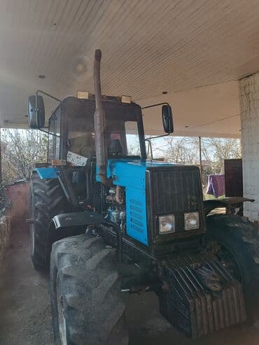 Qoruyucu plyonka və şüşələr: Belarus 1221 traktor - Güclü 6 silindrli dizel mühərrik (yanlardan — 9