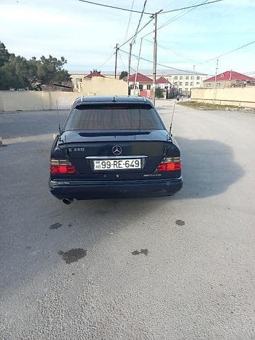 Su nəqliyyatı: Mercedes-Benz E 220: 2.2 l | 1994 il Sedan — 6