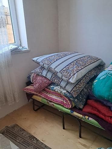 tibet məhsulları: Tək nəfərlik iki yorğaniki döşək.Yorğan biri 10mDöşək biri — 2