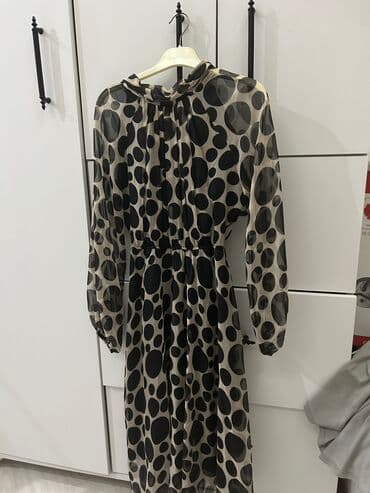 rengli tustuler: 1 defe geyinilib.Las vegasdan alınıb — 1