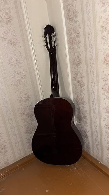 gitara satışı: Klassik gitara, İşlənmiş, Ünvandan götürmə — 2