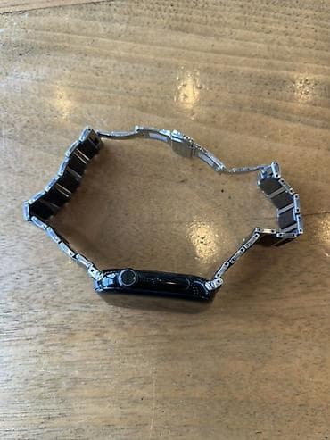 Apple Watch 11 Ağıllı saat — kvadrat formalı qara korpus, tac — 3