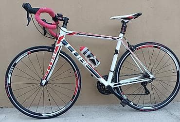 Yol velosipedi – Cube Peloton - Çərçivə: yüngül aluminiy, aerodinamik