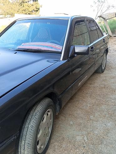 yan güzgülər s: Mercedes-Benz 190 (W201) sedan - Kuzov: 4 qapılı sedan, qara rəng hu — 3
