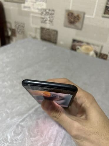 iphone se 2022 ikinci el: IPhone 7, 32 GB, Qara, Barmaq izi — 2