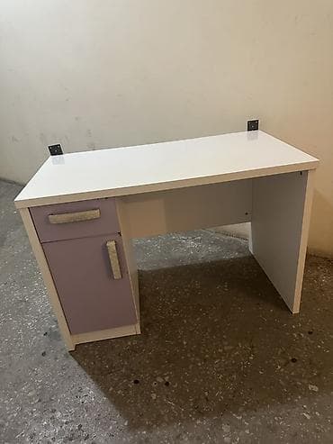 maqnit: Oğlan və qız üçün, Yazı masası — 4