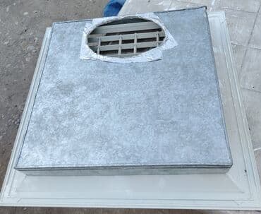 Təlim, kurslar: Kvadrat formalı hava diffuzoru, ağ rəngdə. Bu diffuzor ventilyasiya — 4