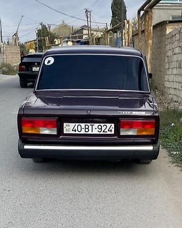 ВАЗ (ЛАДА): VAZ 2107, bənövşəyi-bordo rəng. Klassik kuzov, xrom ön barmaqlıq və — 4