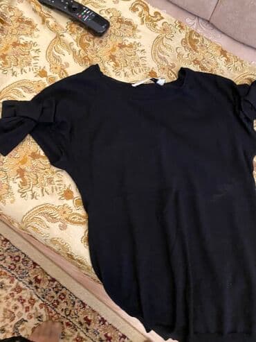 Svitşotlar: Qadın bluz və köynək dəsti - Qara qısaqol trikotaj bluz: dairəvi — 1