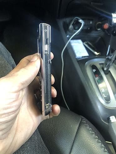 apple 18 pro max: Vertu rəng - Qara, Düyməli — 3