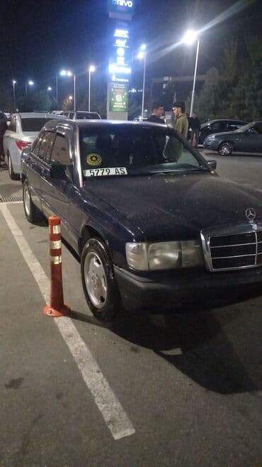 07 sekilleri 2022: Mercedes-Benz 190: 2 l | 1991 il Sedan — 1