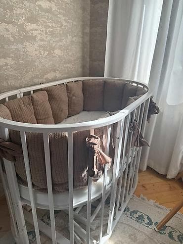 Oğlan və qız üçün, Beşik