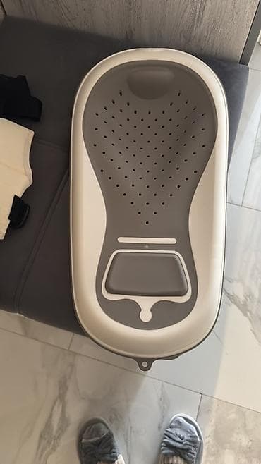 Məhsul: Uşaq üçün plastik vanna və körpədaşıyan (baby carrier) dəsti