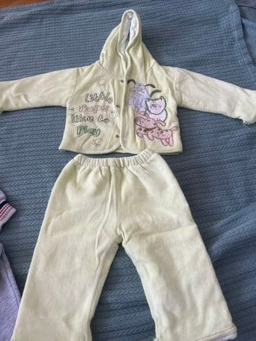 Uşaq üçün iki parçalı dəst - Rəng: açıq krem - Material: yumşaq, isti