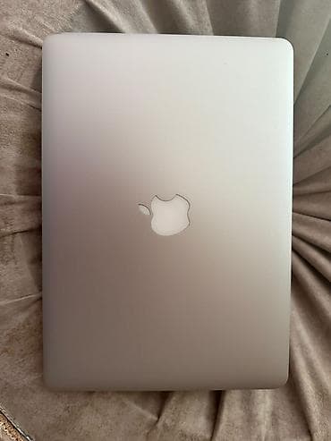 Apple MacBook: Macbook Air 2017 Yaddaş: 128 GB Ram: 8 GB Qrafik: İntel Hd Prossesor — 1