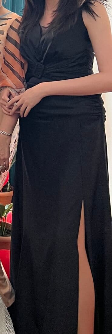 Kokteyl donlar: Las Vegasdan 150 azn alinib, bir defe geyinilib, deffekti yoxdur, L — 3