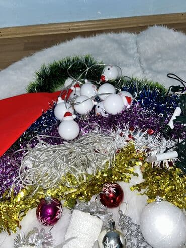 yolka wekilleri: Şəkildə gördüyünüz bütün yeni il oyuncaq və bəzəkləri hamısı birlikdə — 5