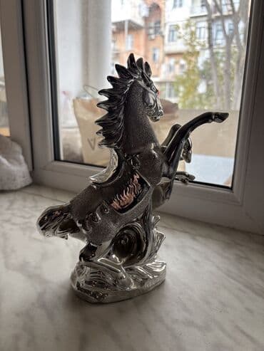 подарок мужчине на 23 февраля: Ev Ucun dekor statuetka — 2