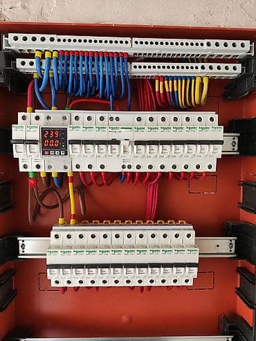 Qapı ustası xidmətləri: 🌟 PEŞƏKAR ELEKTRİK XİDMƏTLƏRİ 🌟 💡 Etibar edin – təhlükəsiz yaşayın! 💡 — 1