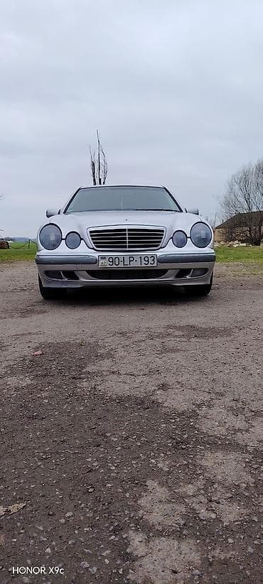 mercedes tumus: Satılır ili 1999 mator 111 mator karofka saat kimi işləyir maşında — 2