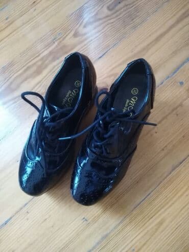 adidas qaçış üçün qadın krossovkaları: Ölçü: 35, Yeni — 2