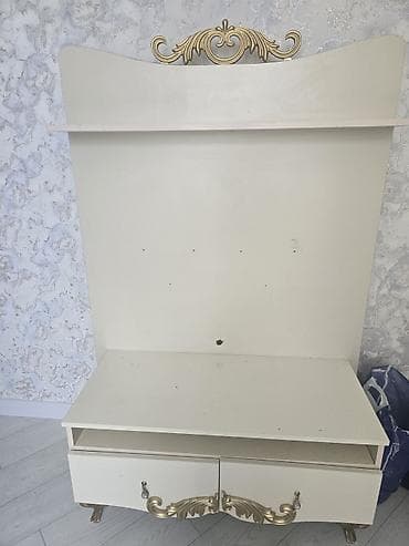 polkalar: Düz TV altlığı, Polkalı, Laminat — 3