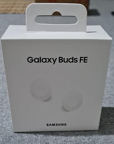 Samsung galaxy buds feyenidir, qutusu açılmayıb, iki dənədir, biri