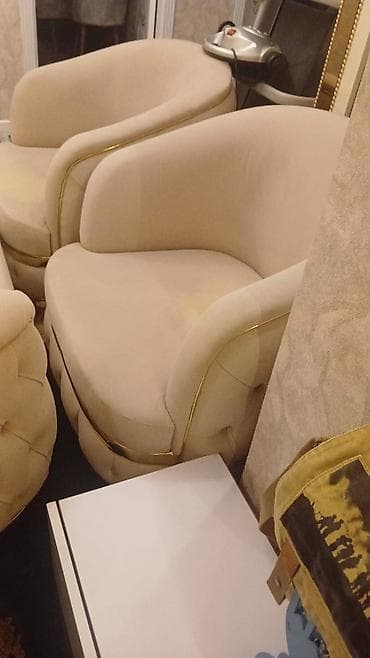divan sumqayit: Divan kreslo desti. Divanda hec bir difekt problem yoxdur 2 kresloda — 3