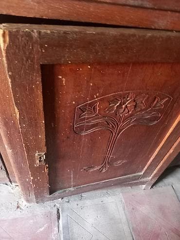 qedimi skaf: Antik taxta mətbəx bufeti - Material: massiv ağac (təbii qırmızımtıl — 4