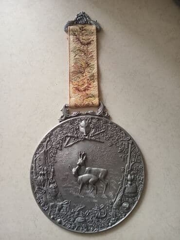 qus sekli cekmek: Asma dekorativ medalyon – ov mövzulu relyef təsvirli - Material — 2