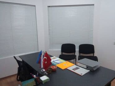 в аренду офис: 28may metrosuna yaxın yol kənarı bizness Hause mərkəzin icinə 5-ci — 8