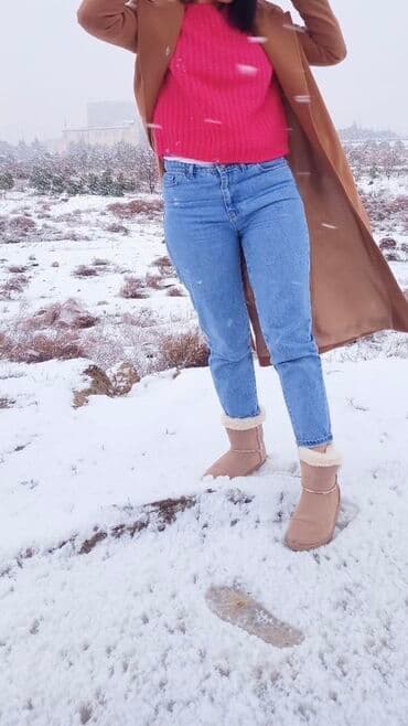 qadın üçün toxunma kardiqanlar: Qadınlar üçün qış palto-su - Rəng: karamel/qəhvəyi - Uzunluq: dizdən — 1